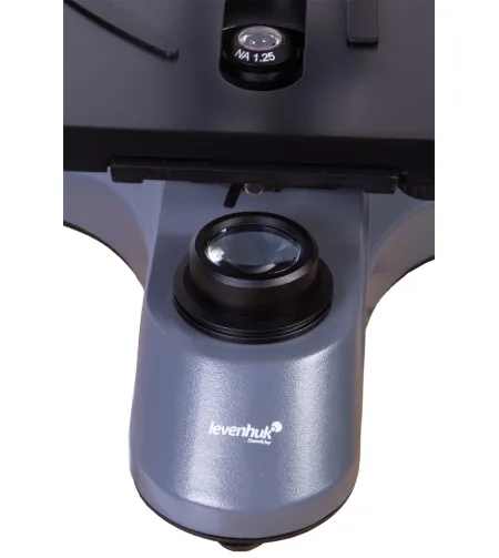 Levenhuk  740T trinoklinis mikroskopas