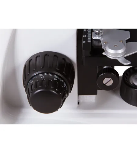 Levenhuk MED D10T skaitmeninis trinokulinis mikroskopas