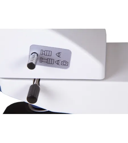 Levenhuk MED D30T LCD Skaitmeninis trinokulinis mikroskopas