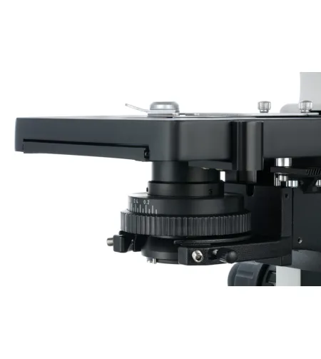 Levenhuk MED D40T LCD Skaitmeninis trinokulinis mikroskopas